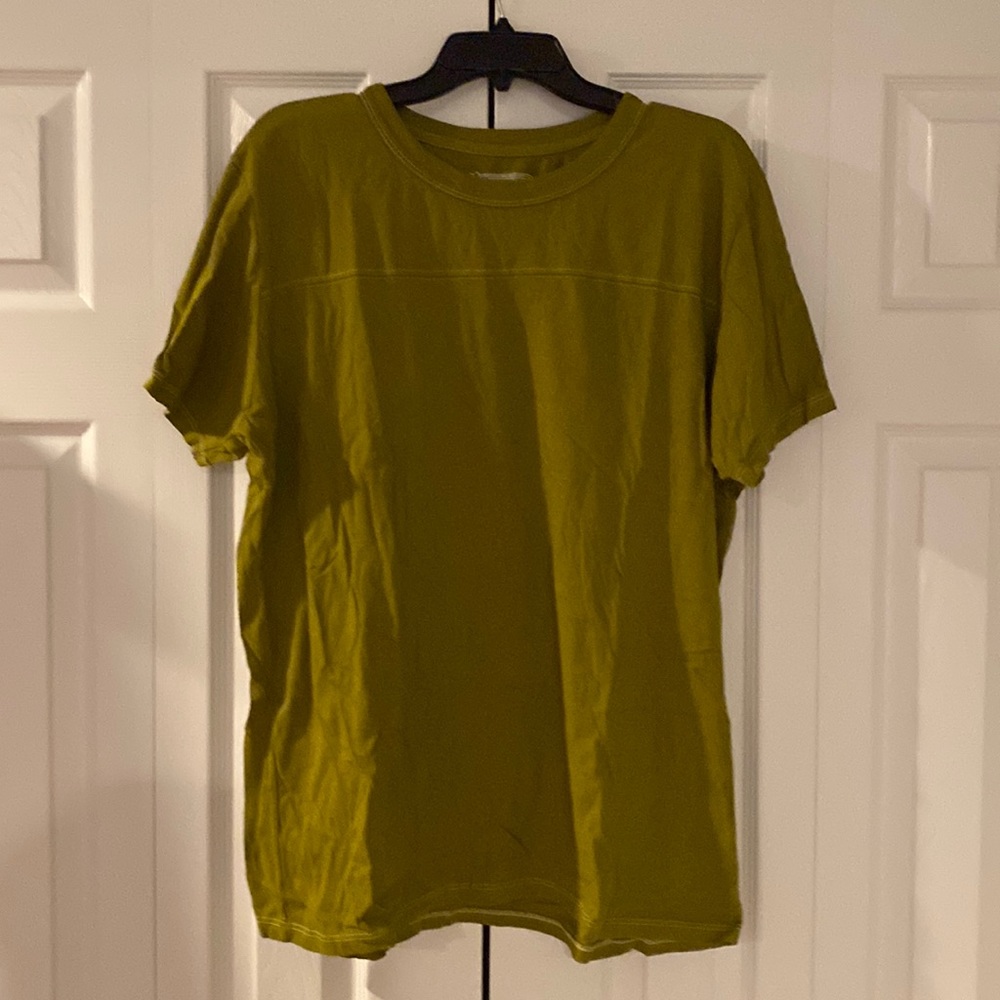 Big Bud Press tshirt in olive green. XL.